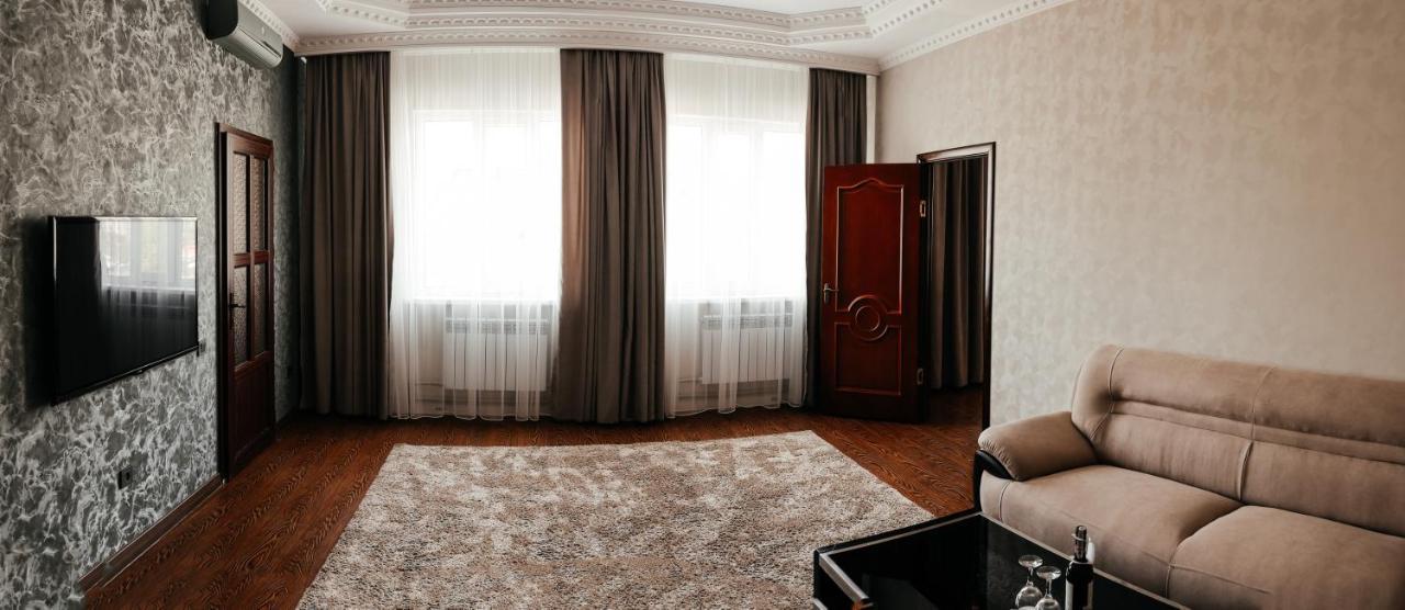 Grand Hotel Bishkek Exteriör bild