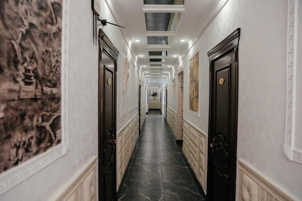 Grand Hotel Bishkek Exteriör bild