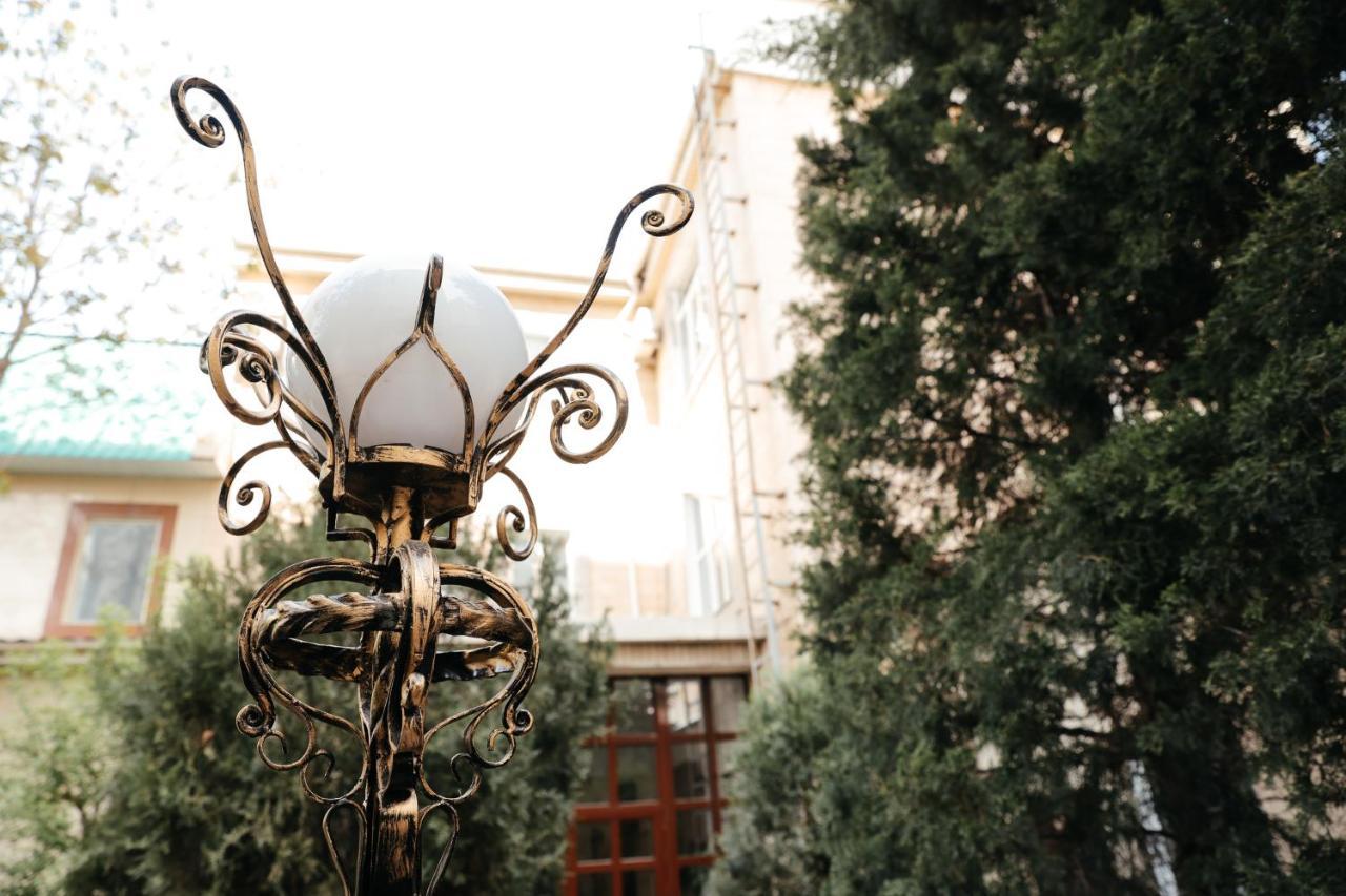 Grand Hotel Bishkek Exteriör bild