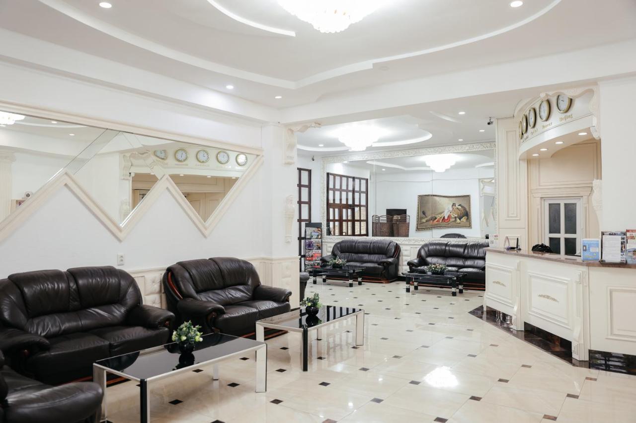 Grand Hotel Bishkek Exteriör bild
