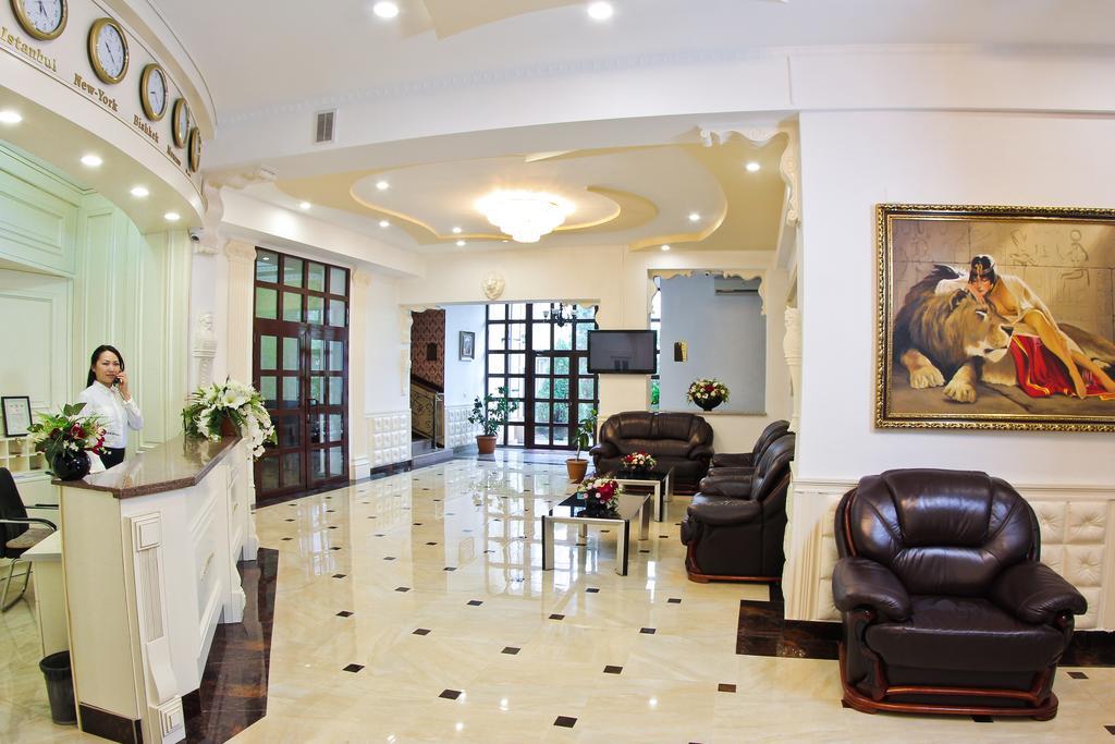 Grand Hotel Bishkek Exteriör bild