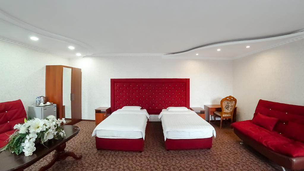 Grand Hotel Bishkek Exteriör bild