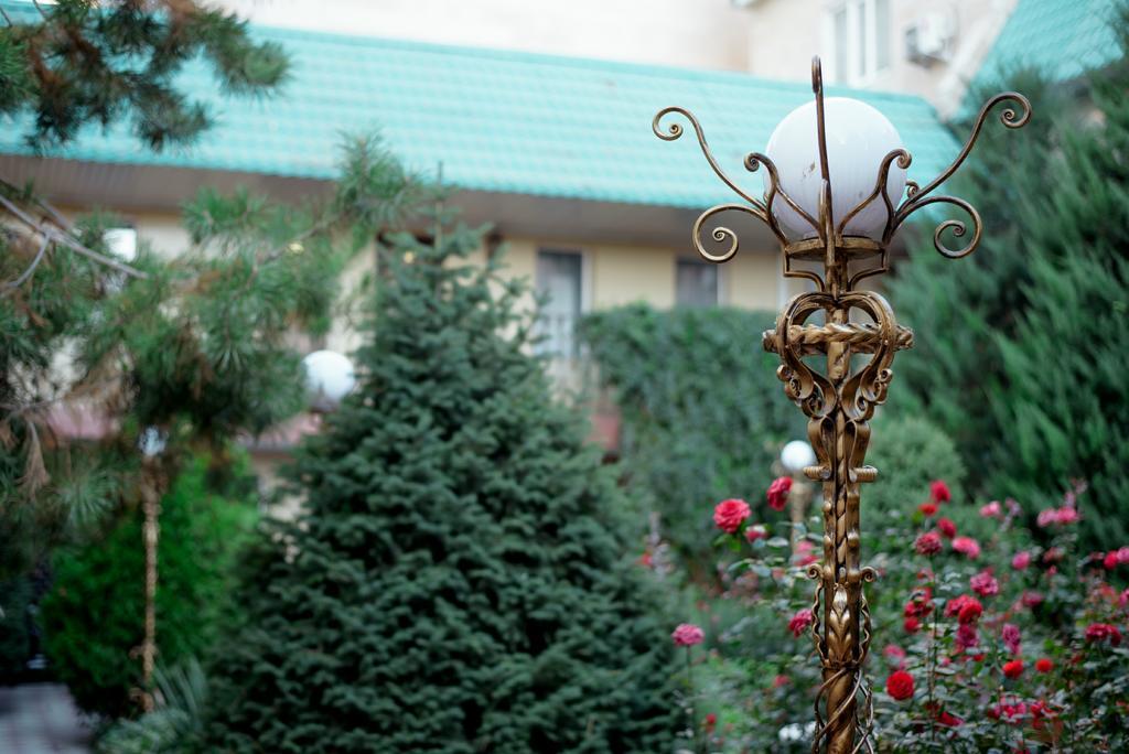 Grand Hotel Bishkek Exteriör bild